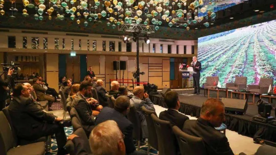 Başkan Ekrem Yüce'ye 'yılın en iyi belediye başkanı' ödülü