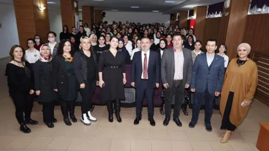 Başkan Ercan gençlerin hayallerini dinliyor