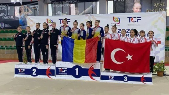 Başkan Erdem'den ödüllü sporculara kutlama