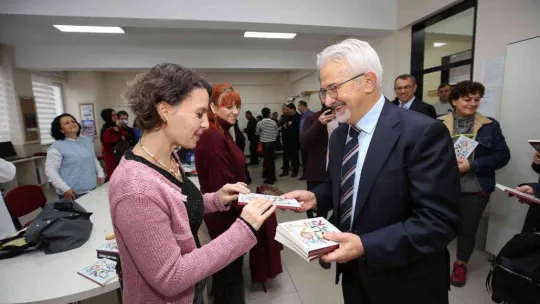 Başkan Erdem'den okullara Öğretmenler Günü ziyareti