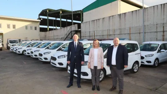 Başkan Hürriyet: '9 kamyonet ve 19 hafif ticari aracımızı teslim aldık'