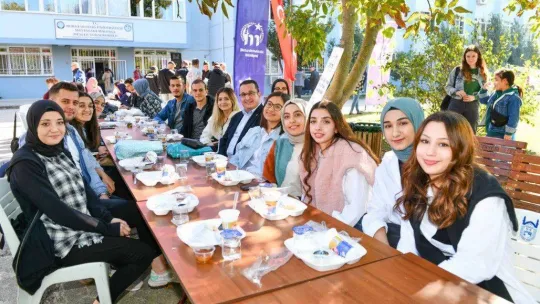 Başkan Kanar, üniversite öğrencileri ile istişarelerde bulundu