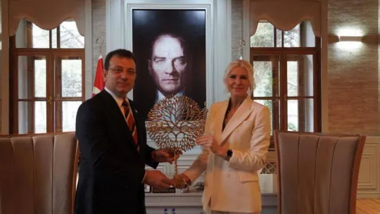 Başkan Melek Mızrak Subaşı Twitter'ı salladı