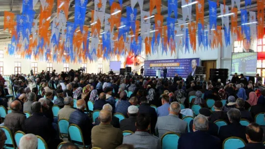 Başkan Şahin, Teşkilat Akademisi programını değerlendirdi