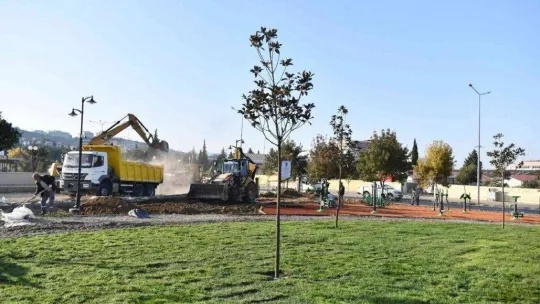 Başkan Ülgür Gökhan, Sağlıklı Yaşam Merkezi'nde incelemelerde bulundu