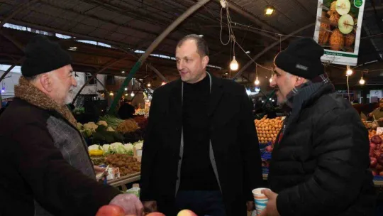 Başkan Usta mesaiye pazarda başlıyor