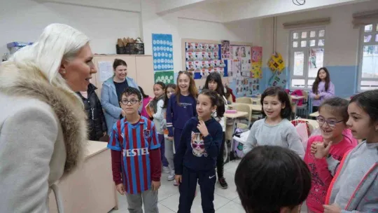 Başkan V. Subaşı, öğretmen ve öğrencileri ziyaret etti