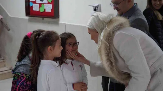 Başkan V. Subaşı, öğretmen ve öğrencileri ziyaret etti