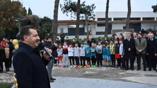 Başkan Yılmaz'dan gençlere skate park
