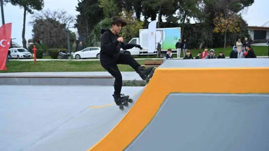Başkan Yılmaz'dan gençlere skate park