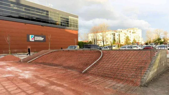 Başkan Yılmaz'dan gençlere skate park