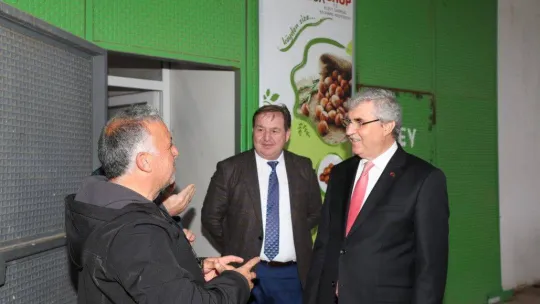 Başkan Yüce kapı kapı gezerek Türkiye Yüzyılı'nı anlattı