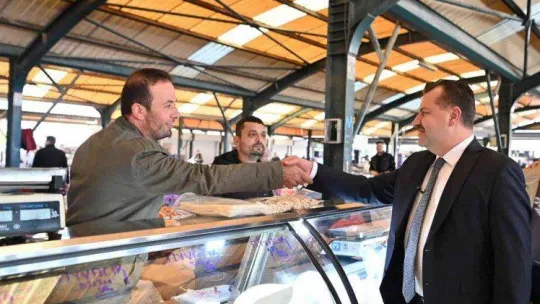 Başkan Yücel Yılmaz esnafın yanında