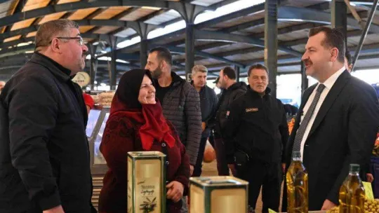 Başkan Yücel Yılmaz esnafın yanında