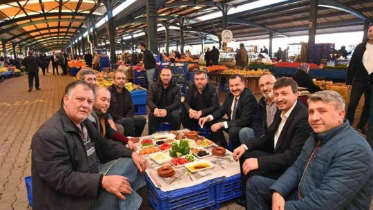 Başkan Yücel Yılmaz esnafın yanında