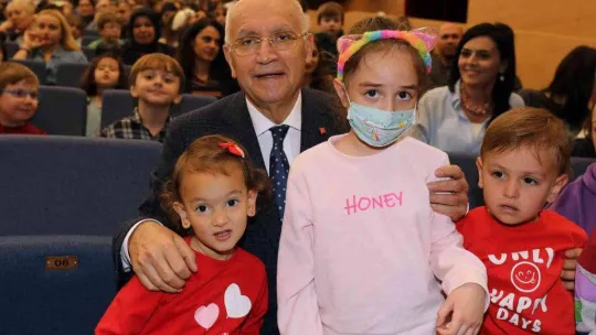 Başkentte düzenlenen 'Çocuk Tiyatro Festivali'ni' 6 bin çocuk izledi