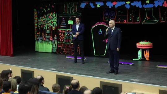 Başkentte düzenlenen 'Çocuk Tiyatro Festivali'ni' 6 bin çocuk izledi