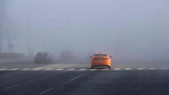 Başkentte karpostallık manzaralar oluşturan sis, havadan görüntülendi