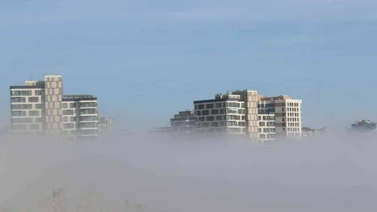 Başkentte karpostallık manzaralar oluşturan sis, havadan görüntülendi