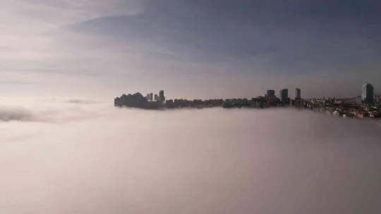 Başkentte karpostallık manzaralar oluşturan sis, havadan görüntülendi