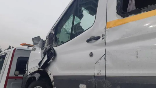 Başkentte okul servisi devrildi, faciadan dönüldü