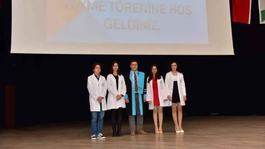 BAÜN' de 168 doktor adayı önlük giydi