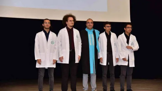 BAÜN' de 168 doktor adayı önlük giydi