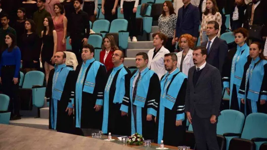 BAÜN' de 168 doktor adayı önlük giydi