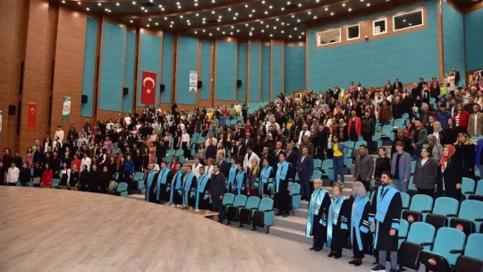 BAÜN' de 168 doktor adayı önlük giydi