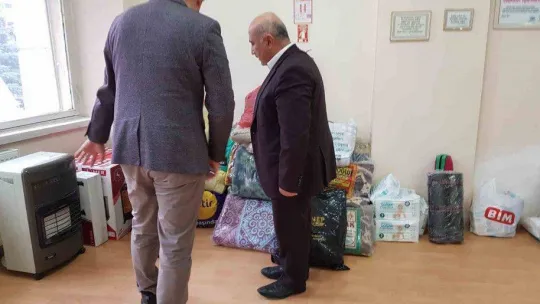 Bayat'ta halk depremzedeler için seferber oldu