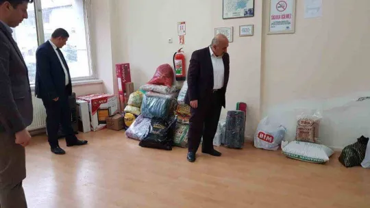 Bayat'ta halk depremzedeler için seferber oldu