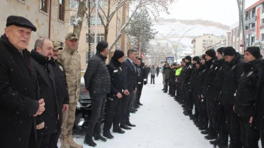 Bayburt Emniyetinden destek gecikmedi: 55 polis deprem bölgesine uğurlandı