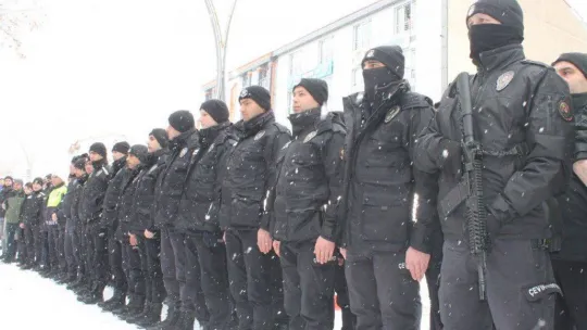 Bayburt Emniyetinden destek gecikmedi: 55 polis deprem bölgesine uğurlandı
