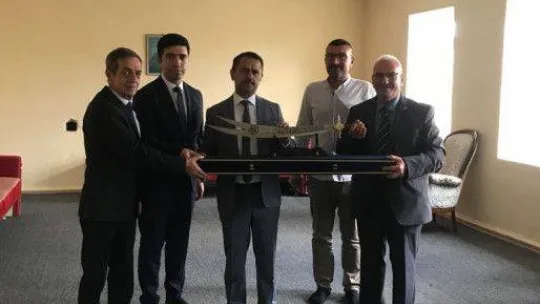 Bayramiç'te cem evine Zülfikar kılıcı hediye edildi