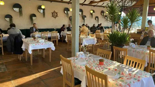 Bayrampaşa Belediye Başkanı Aydıner balık restoranı açılışına katıldı