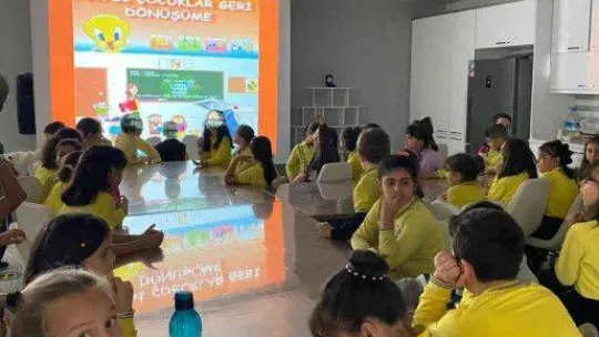 Bayrampaşa Belediyesi'nden minik öğrencilere 'geri dönüşüm' eğitimi