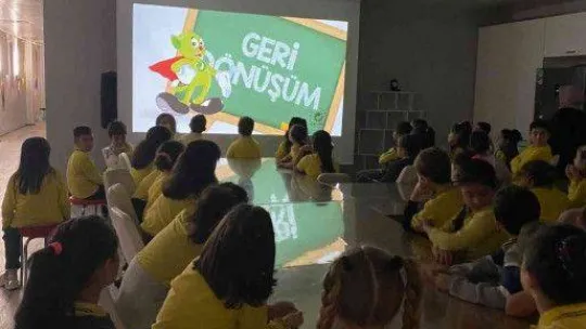 Bayrampaşa Belediyesi'nden minik öğrencilere 'geri dönüşüm' eğitimi
