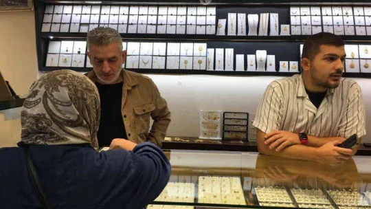 Bayrampaşa'da hırsızlık girişiminde yakalanan şahsa dayak