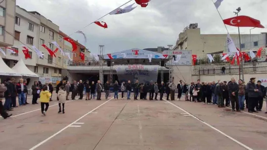 Bayrampaşa'da yapılan Balık Festivali'nde 3 ton hamsi dağıtıldı