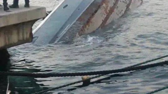 Bebek'te lüks tekne sulara gömüldü