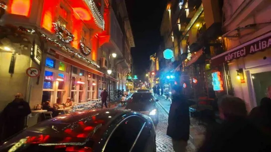 Bebek'te restoranın balkonu çöktü: 4 yaralı