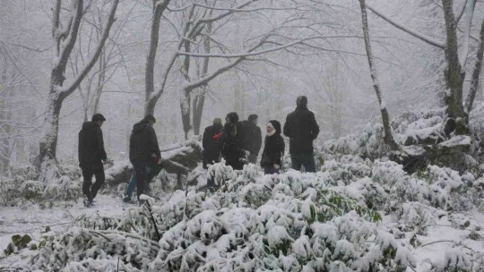 Beklenen kar gelince vatandaşlar soluğu Kartepe'de aldı