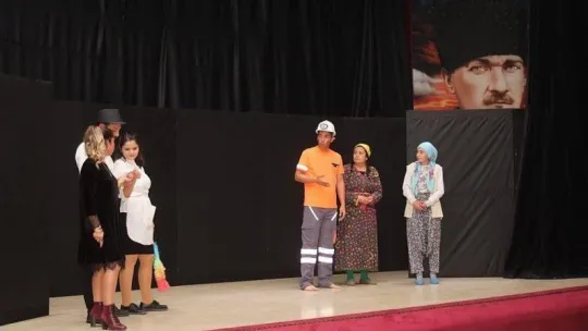 Belediye başkanı minik hasta için oyunculuk yaptı