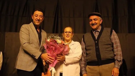 Belediye başkanı minik hasta için oyunculuk yaptı