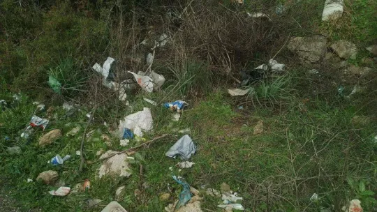 Belediye'den uyarı 'Yol kenarlarına küçükte olsa çöp atmayın'