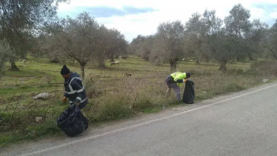 Belediye'den uyarı 'Yol kenarlarına küçükte olsa çöp atmayın'