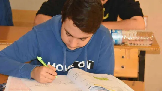 Belediyeden üniversite adaylarına ücretsiz deneme sınavı