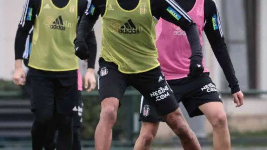 Beşiktaş günün ilk idmanını tamamladı