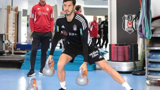 Beşiktaş günün ilk idmanını tamamladı