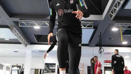 Beşiktaş günün ilk idmanını tamamladı
